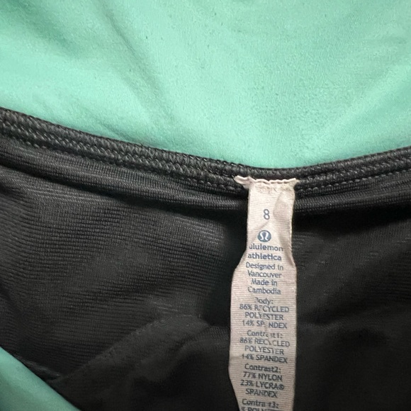 Lululemon shorts Size 8 - Picture 3 of 4